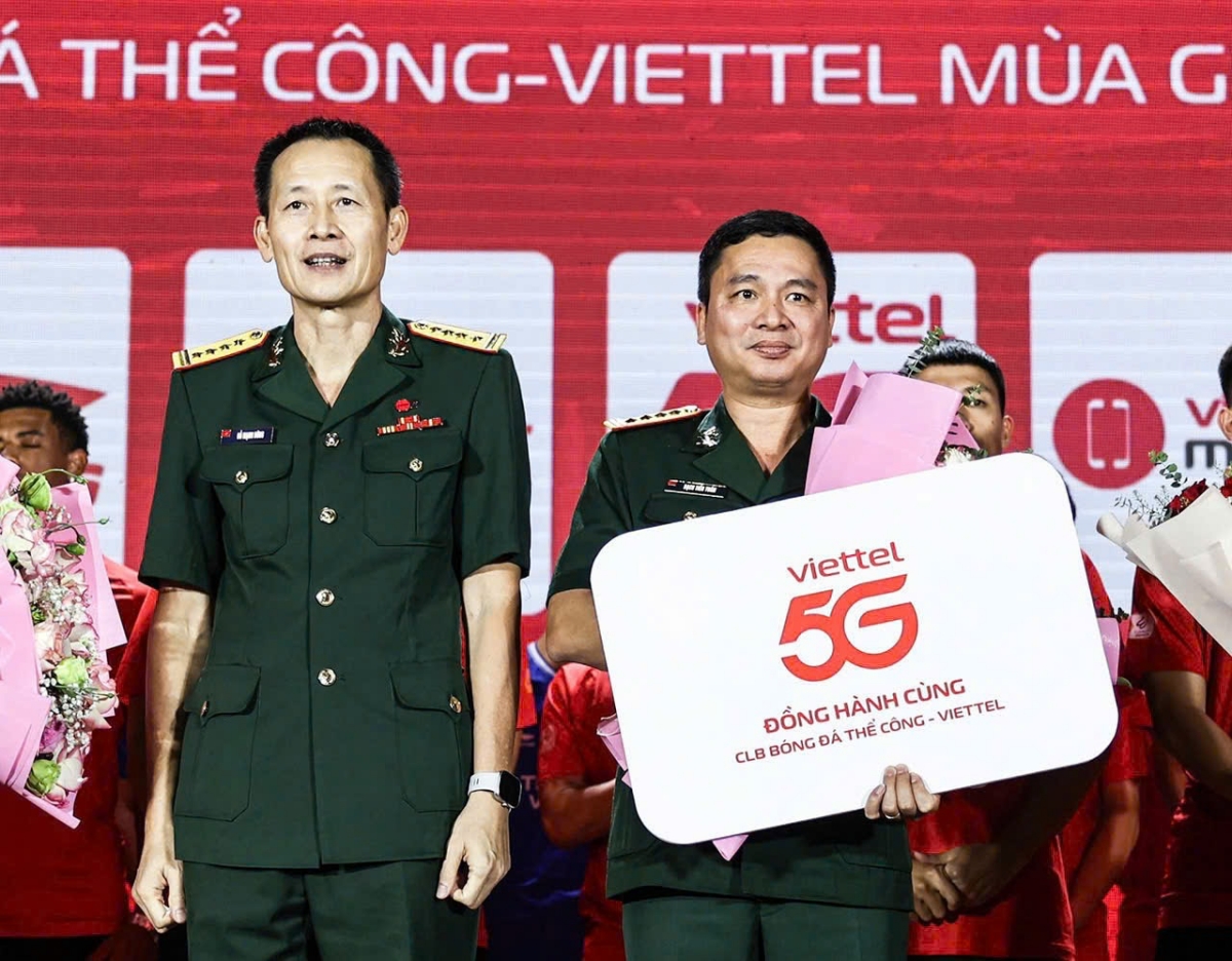 Viettel Telecom voi thuong hieu Viettel 5G tiep tuc dong hanh cung doi bong ao linh